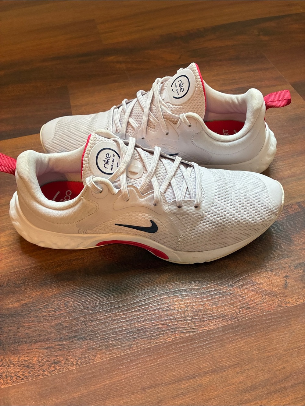 Nike Women's Renew In-Season
TR 11 Size 9 Light grey/pink size 9